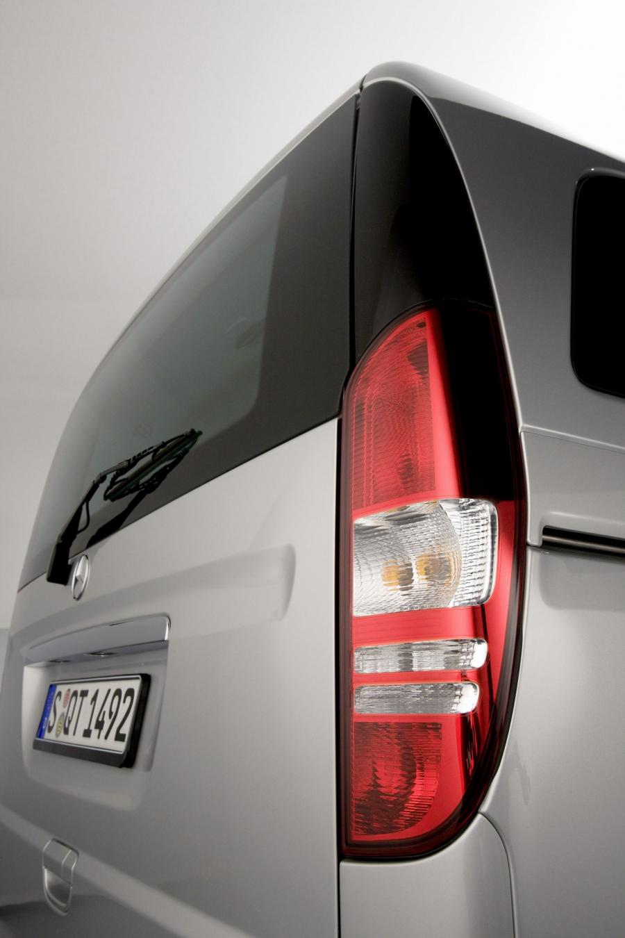  Mercedes-Benz Viano 2011 года  (фото 27 из 140)